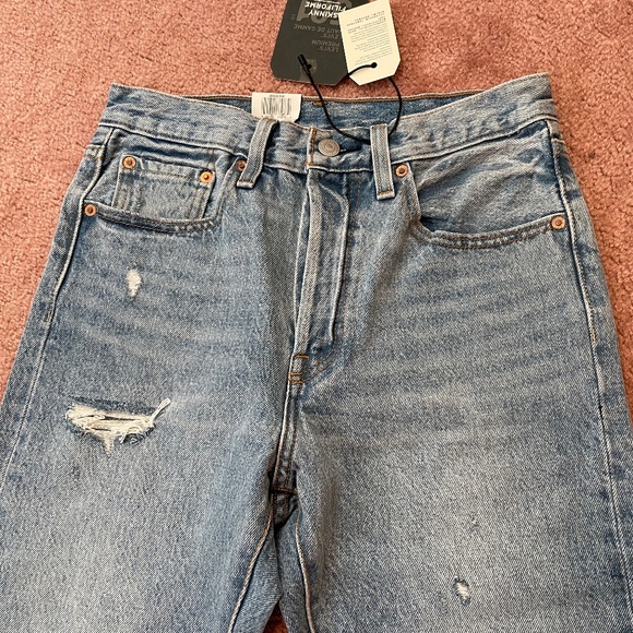 Levi 501 women's skinny jean light blue size 26 - New With Tags - Picture 2 of 13